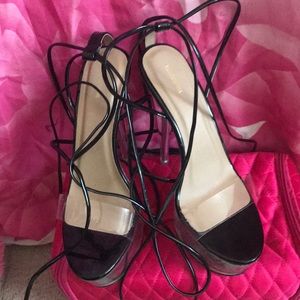 Clear and black heels 👠